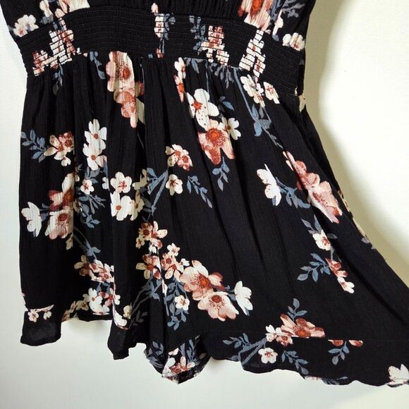 EUC AMERICAN EAGLE OUTFITTERS FLORAL BOHO V NECK TIE ROMPER SIZE SMALL - Picture 3 of 16